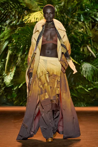 Look 23